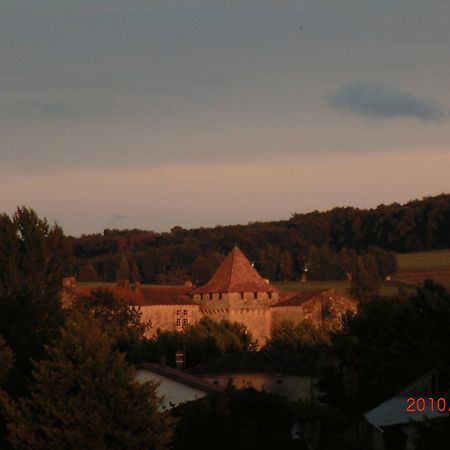 Chateau De Fourcès Exteriör bild