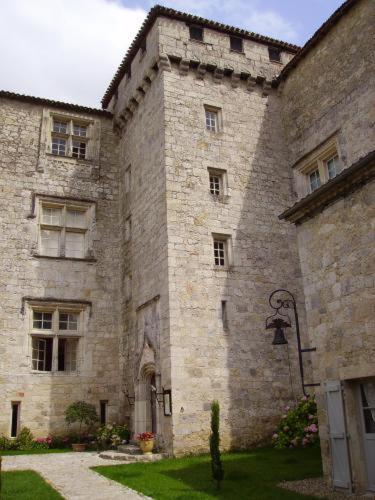 Chateau De Fourcès Exteriör bild