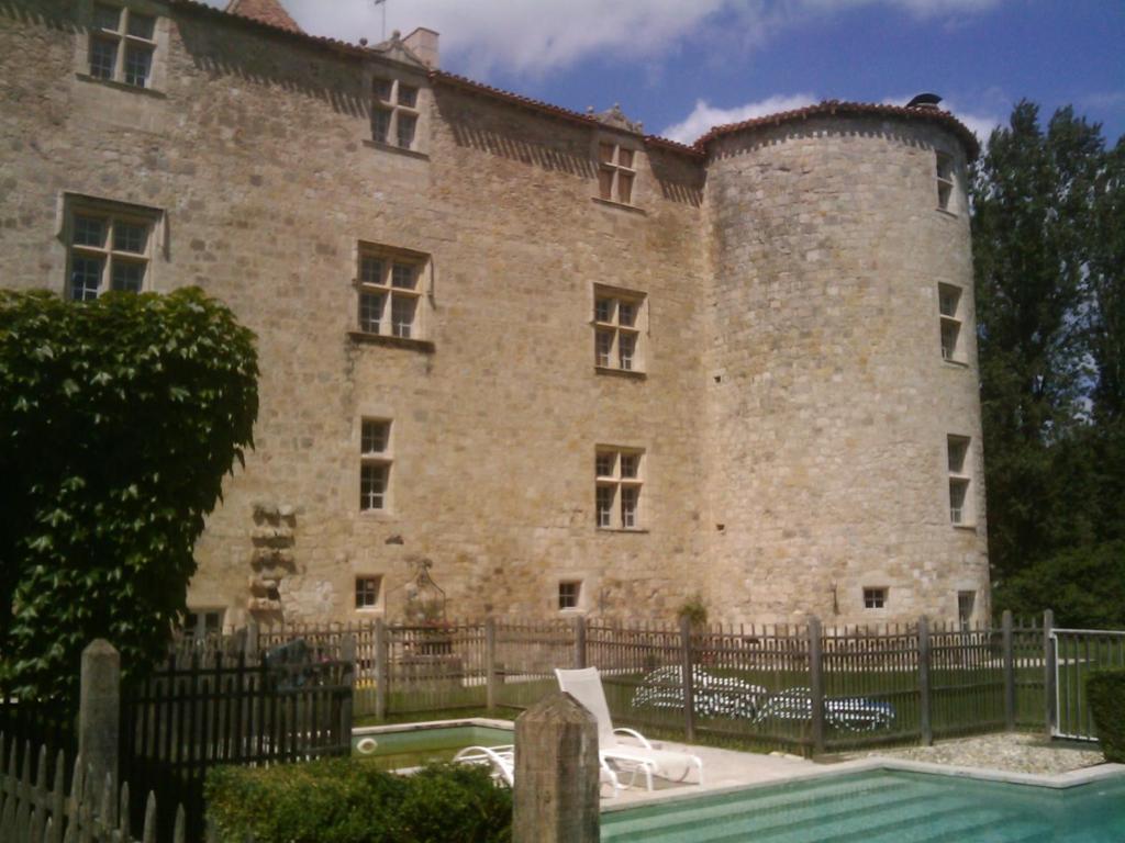 Chateau De Fourcès Exteriör bild